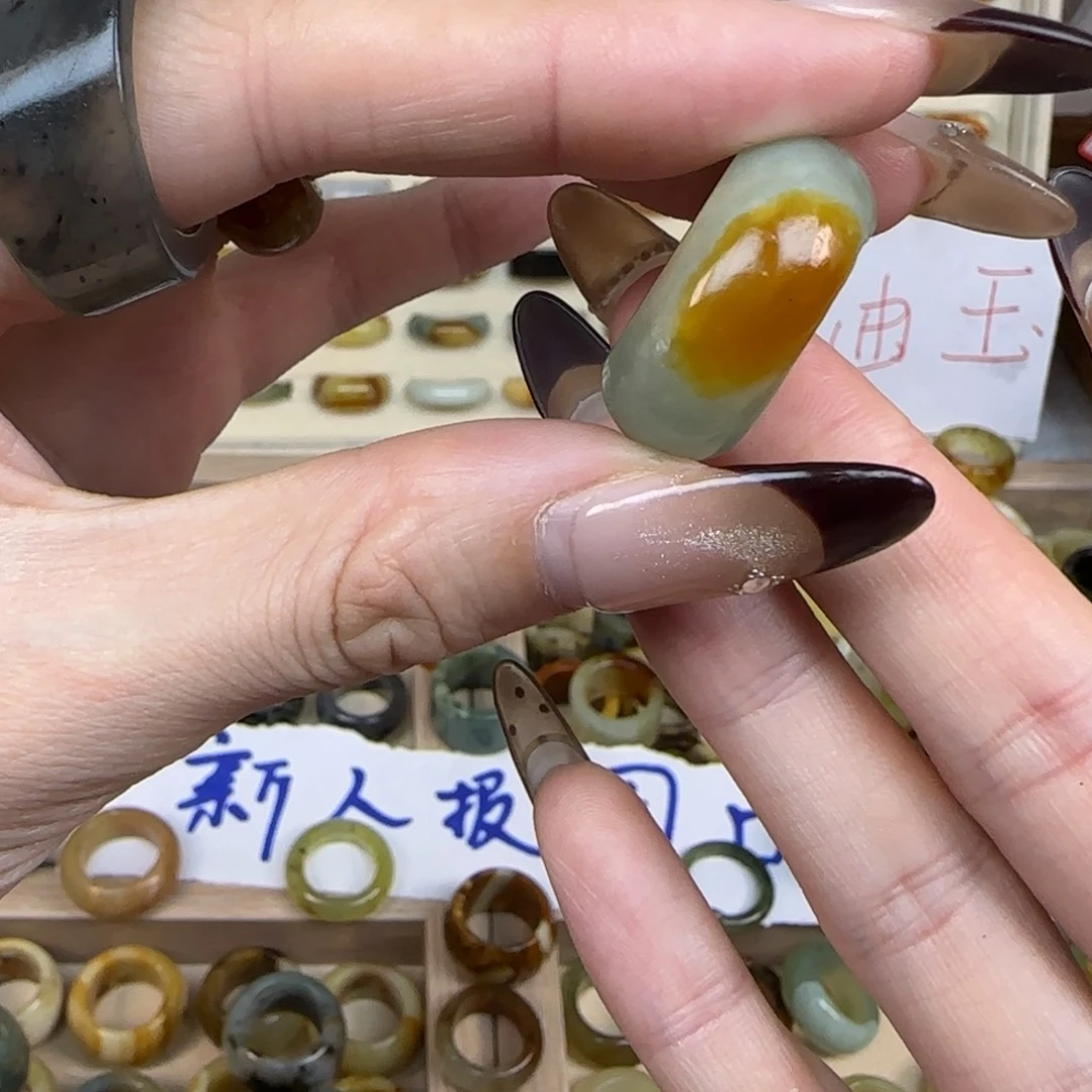 岫玉岫玉内径16.5未镶嵌H***?