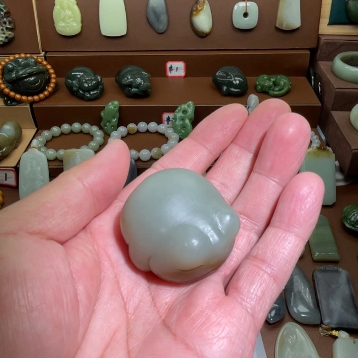 金***菻和田玉未镶嵌颈饰