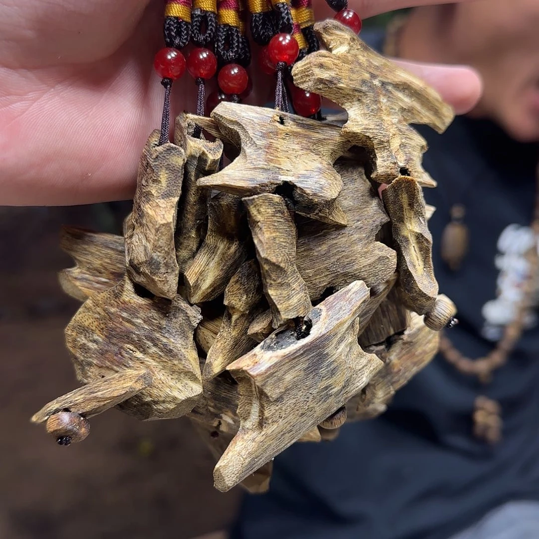 沉香碎屑沉香奇楠沉香原材料挂件多样性发一条