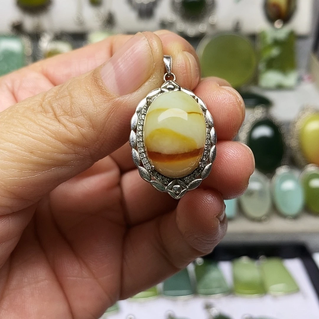 蛇纹石玉银S925镶嵌吊坠