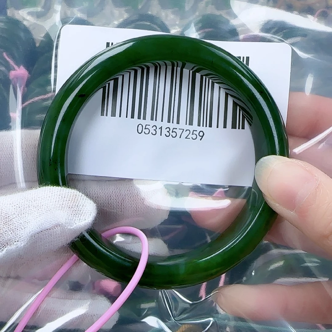 和田玉（碧玉）手镯未镶嵌6263包容