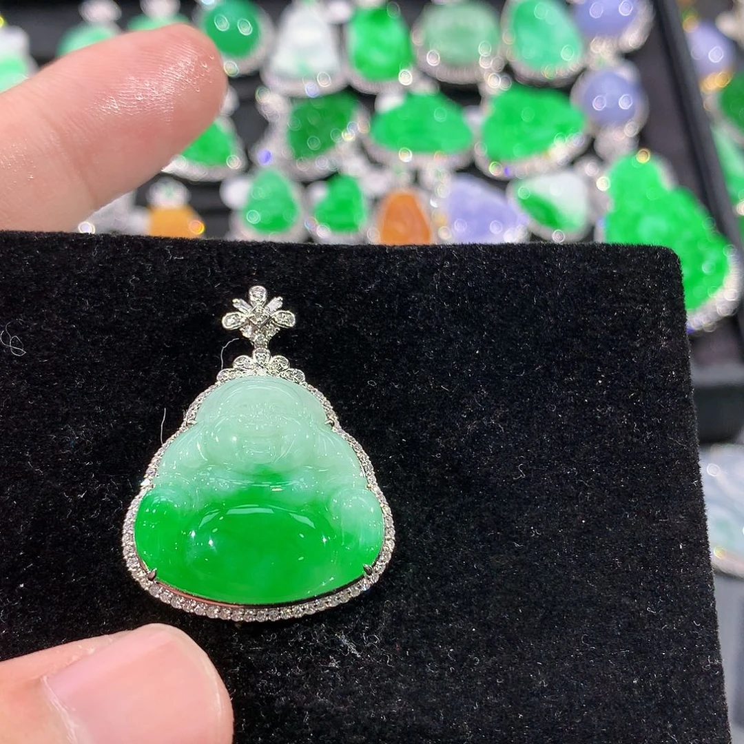 翡翠18K金镶嵌颈饰