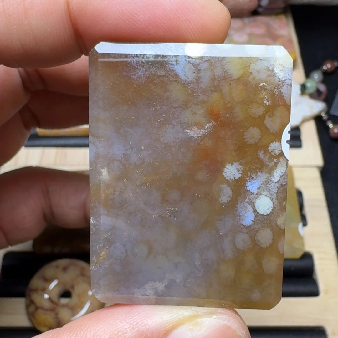 未镶嵌纯天然色有机玉石保真色硅化玉