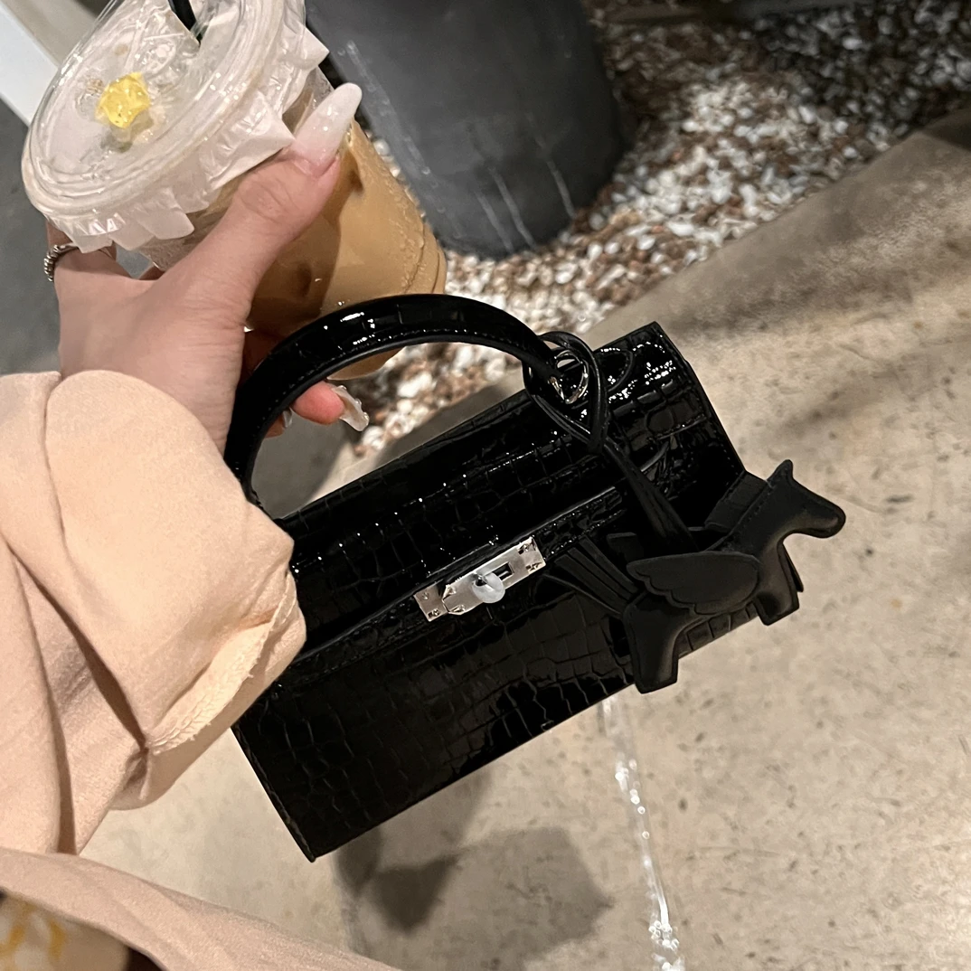 【鳄鱼纹】斜挎款通勤风单根鳄鱼纹单肩包肩包漆皮女士包