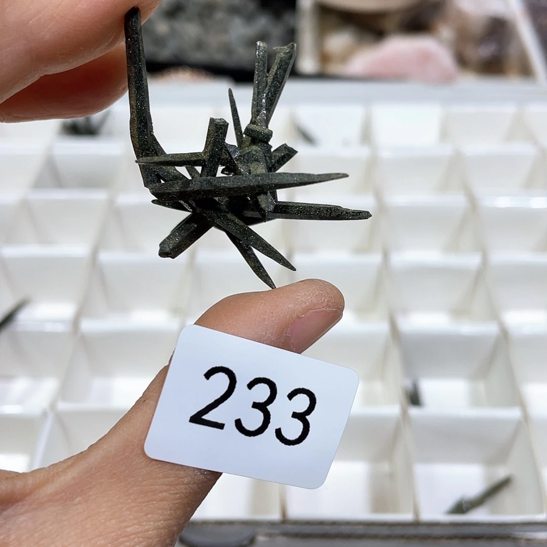 水晶摆件……未镶嵌