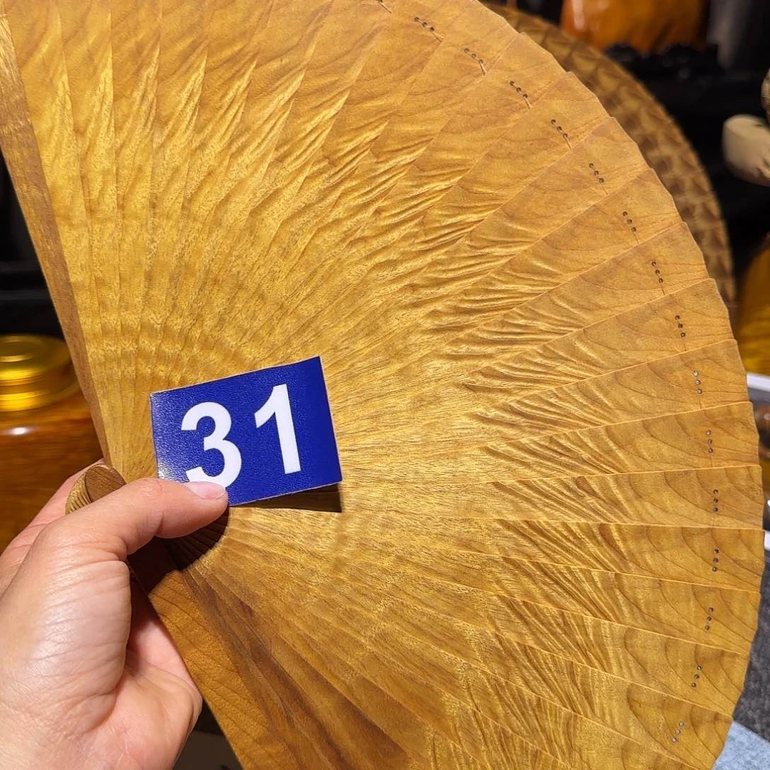 金丝楠已****了金丝楠木扇子