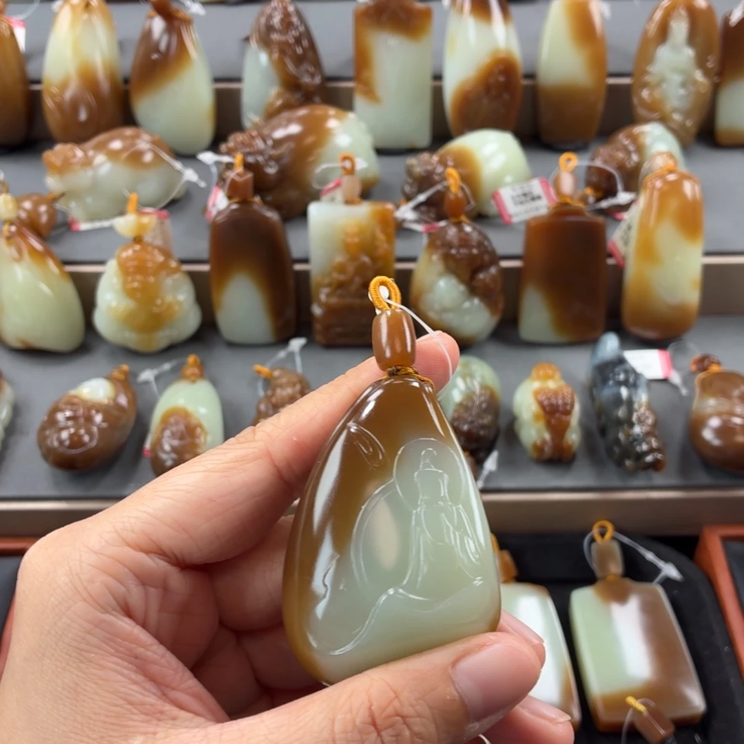 和田玉未镶嵌颈饰