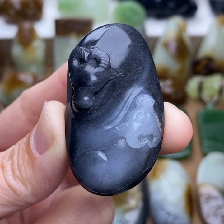 和田玉未镶嵌颈饰