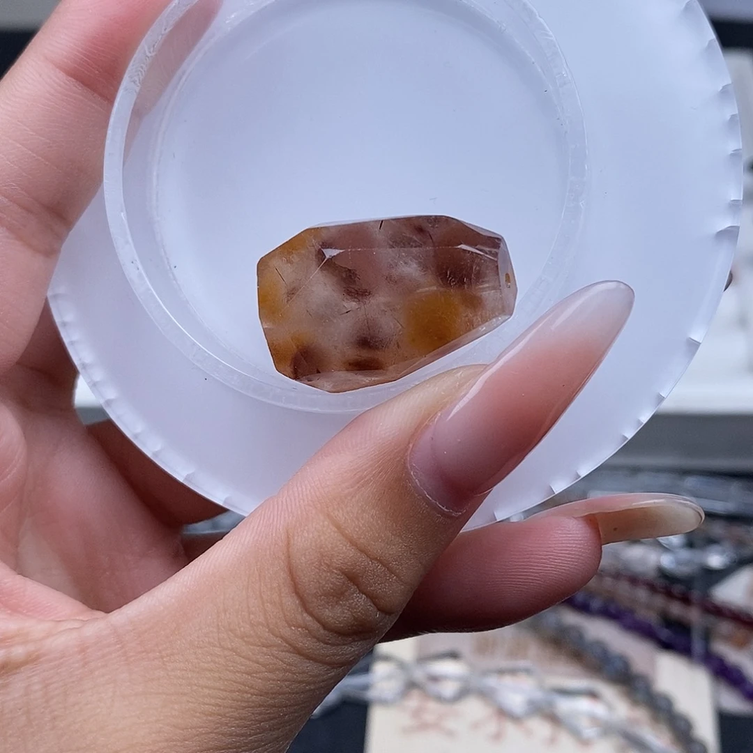 未镶嵌手链水晶差不多