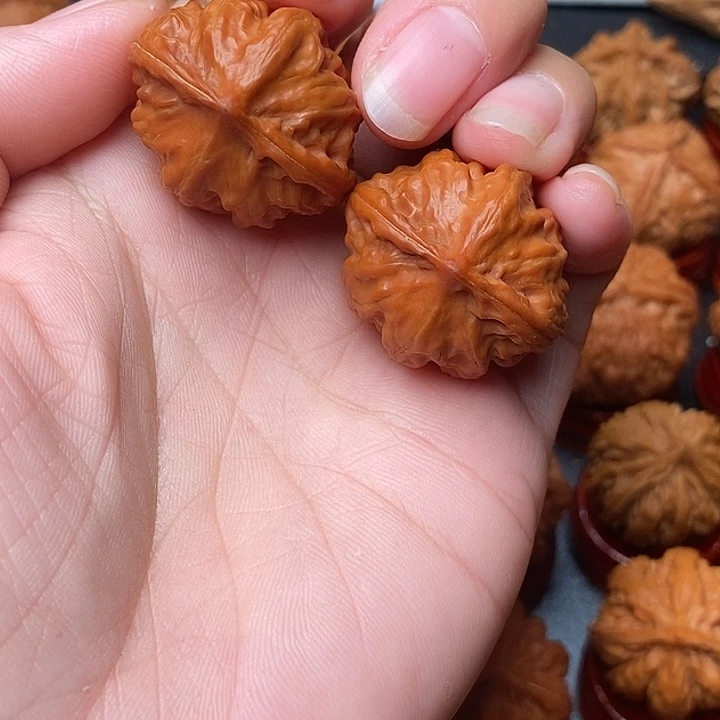 吊坠文玩核桃龙脊