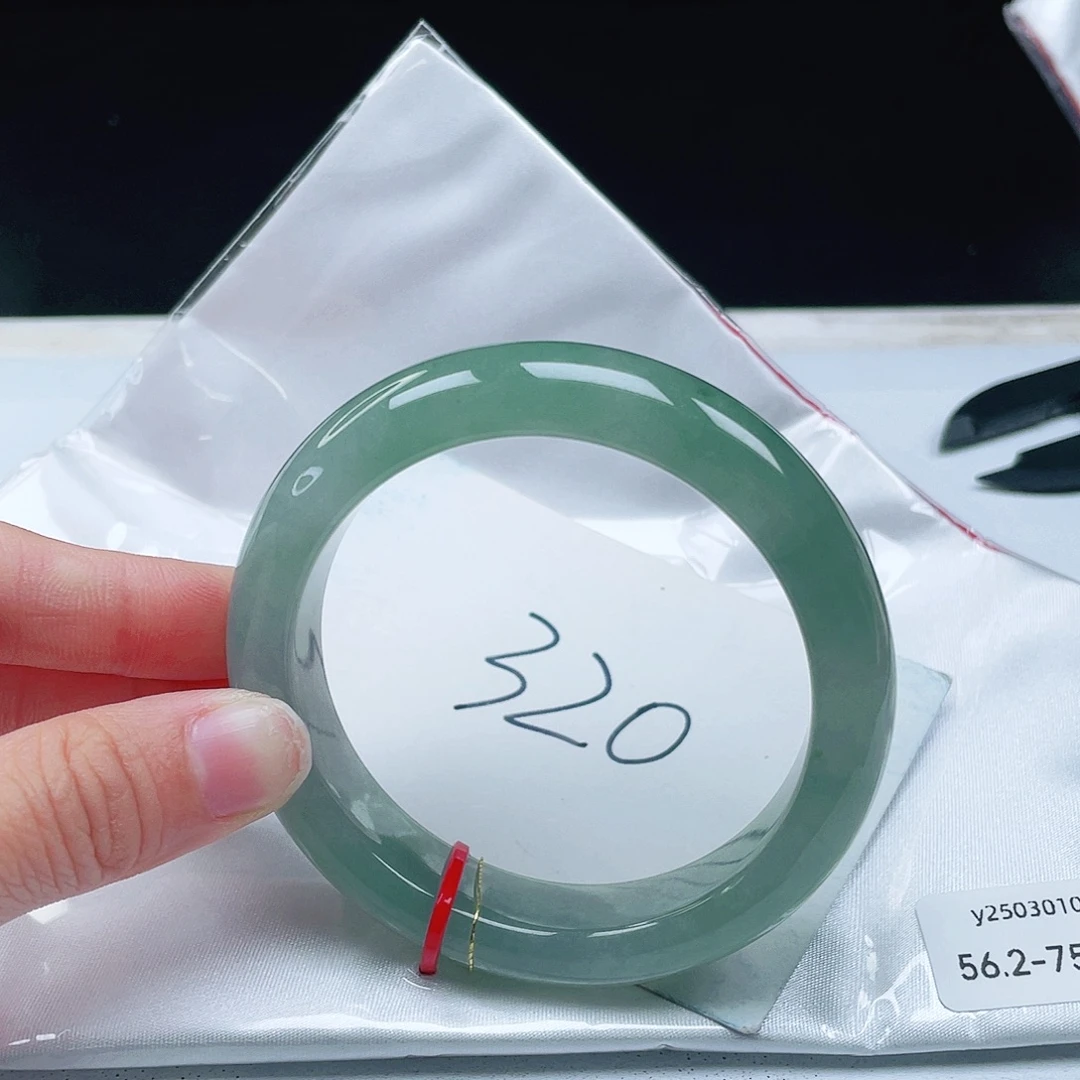 翡翠未镶嵌手镯56+正圈