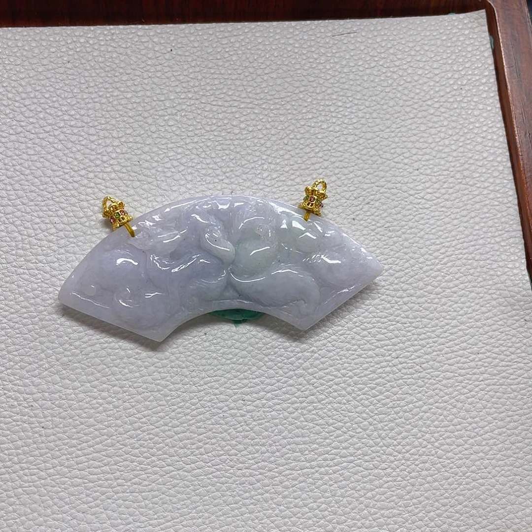 翡翠未镶嵌颈饰吊坠／