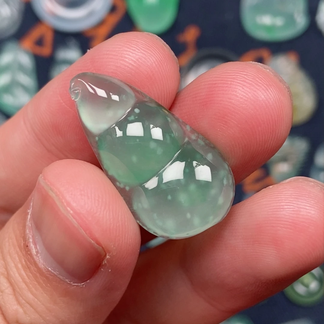 翡翠颈饰未镶嵌福豆