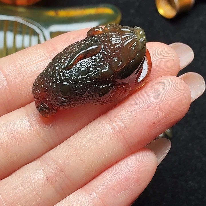 琥珀未镶嵌珠宝奇石吊