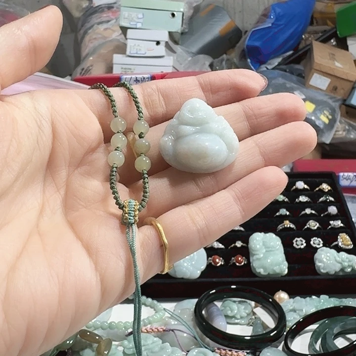 0****翡翠未镶嵌颈饰5113