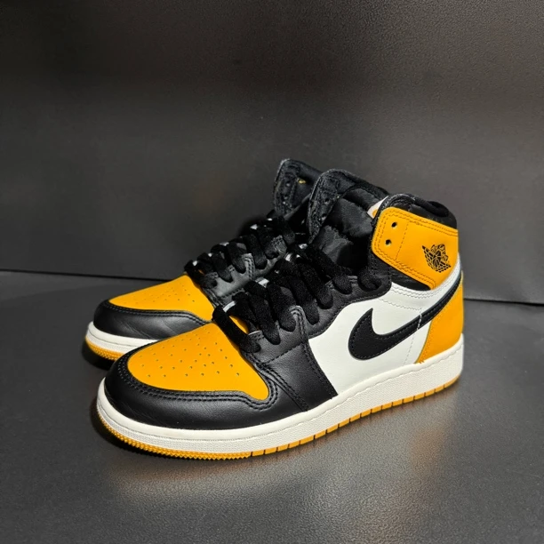 95新 AIR JORDAN 38码/aj1 出租车 黑黄脚趾