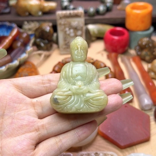 未镶嵌蛇纹石玉颈饰