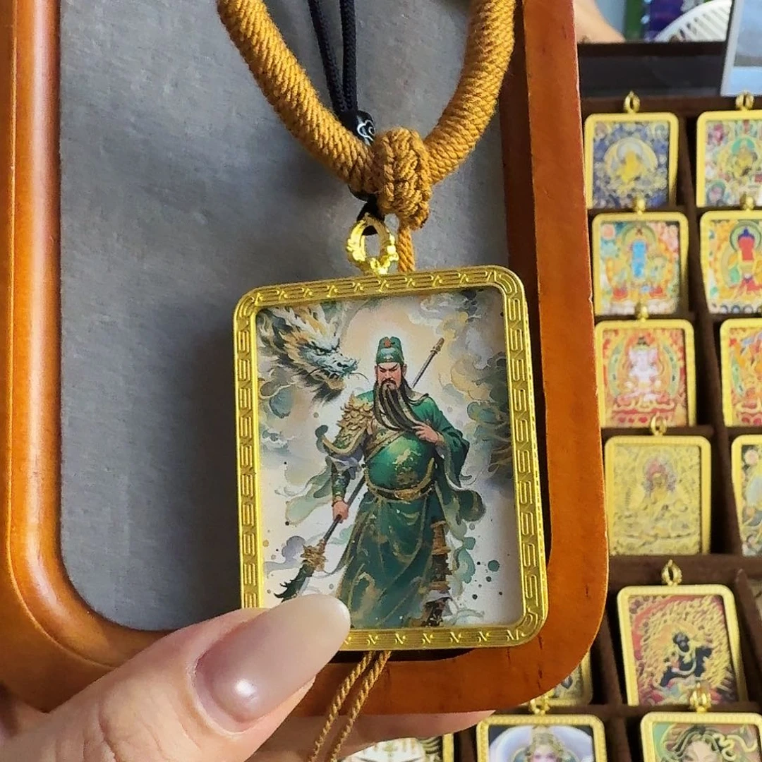 吊坠绿色关二爷  手绘描金唐卡