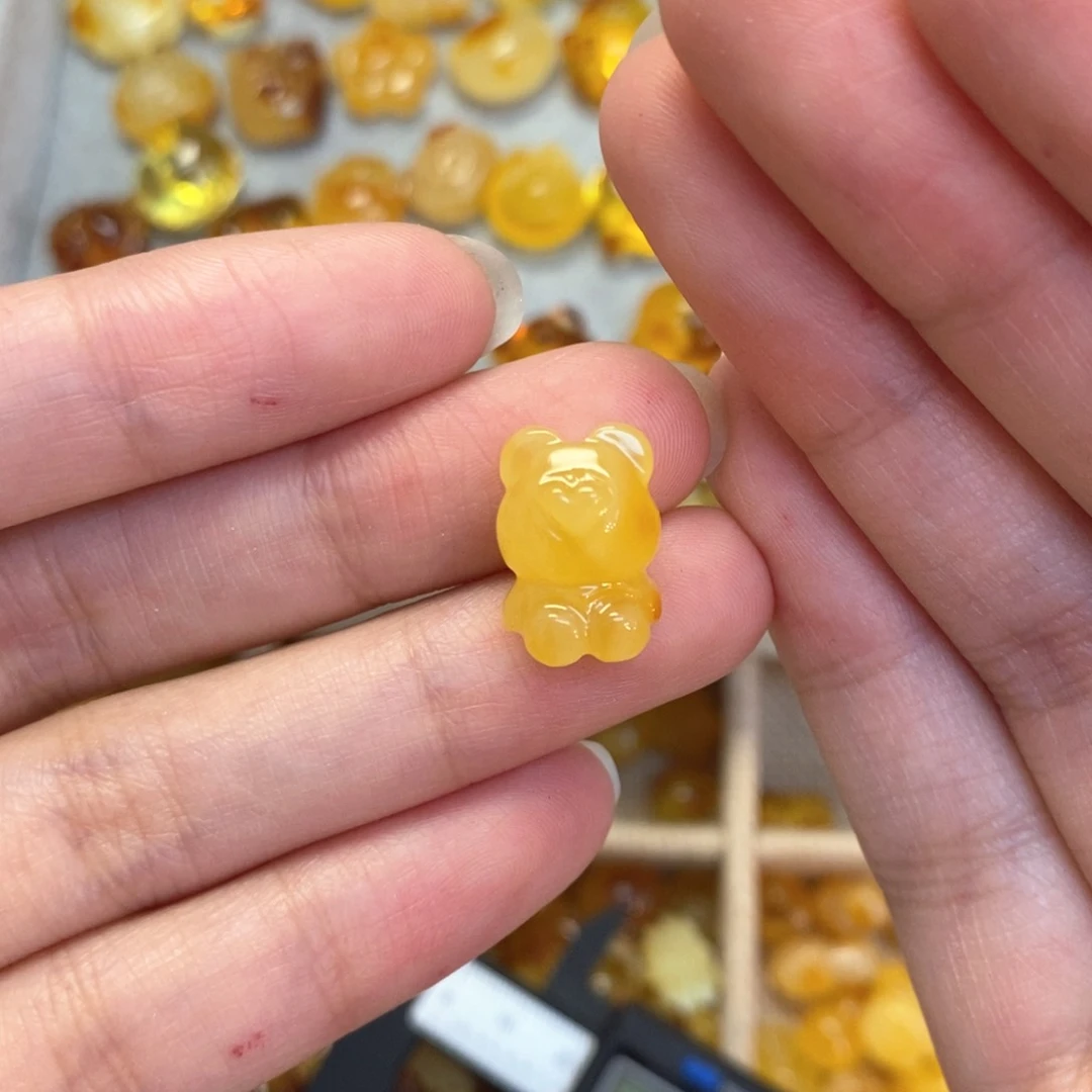 蜜蜡颈饰未镶嵌小熊