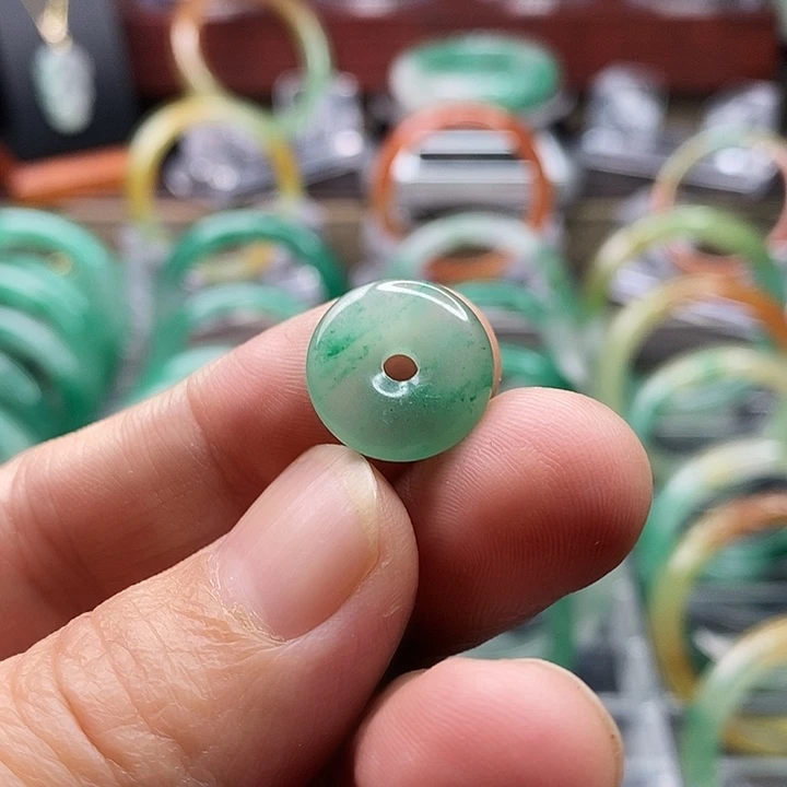 石英质玉颈饰未镶嵌徘****线