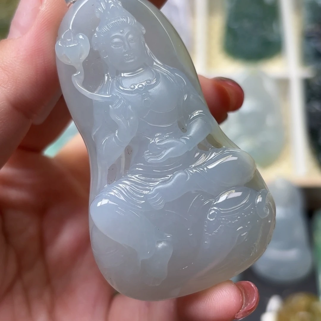 卞***鑫翡翠未镶嵌颈饰普贤