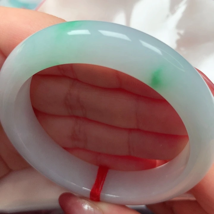 翡翠手镯未镶嵌白底青41细腻