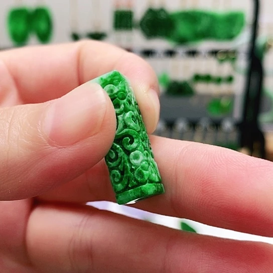 翡翠未镶嵌耳饰挂件