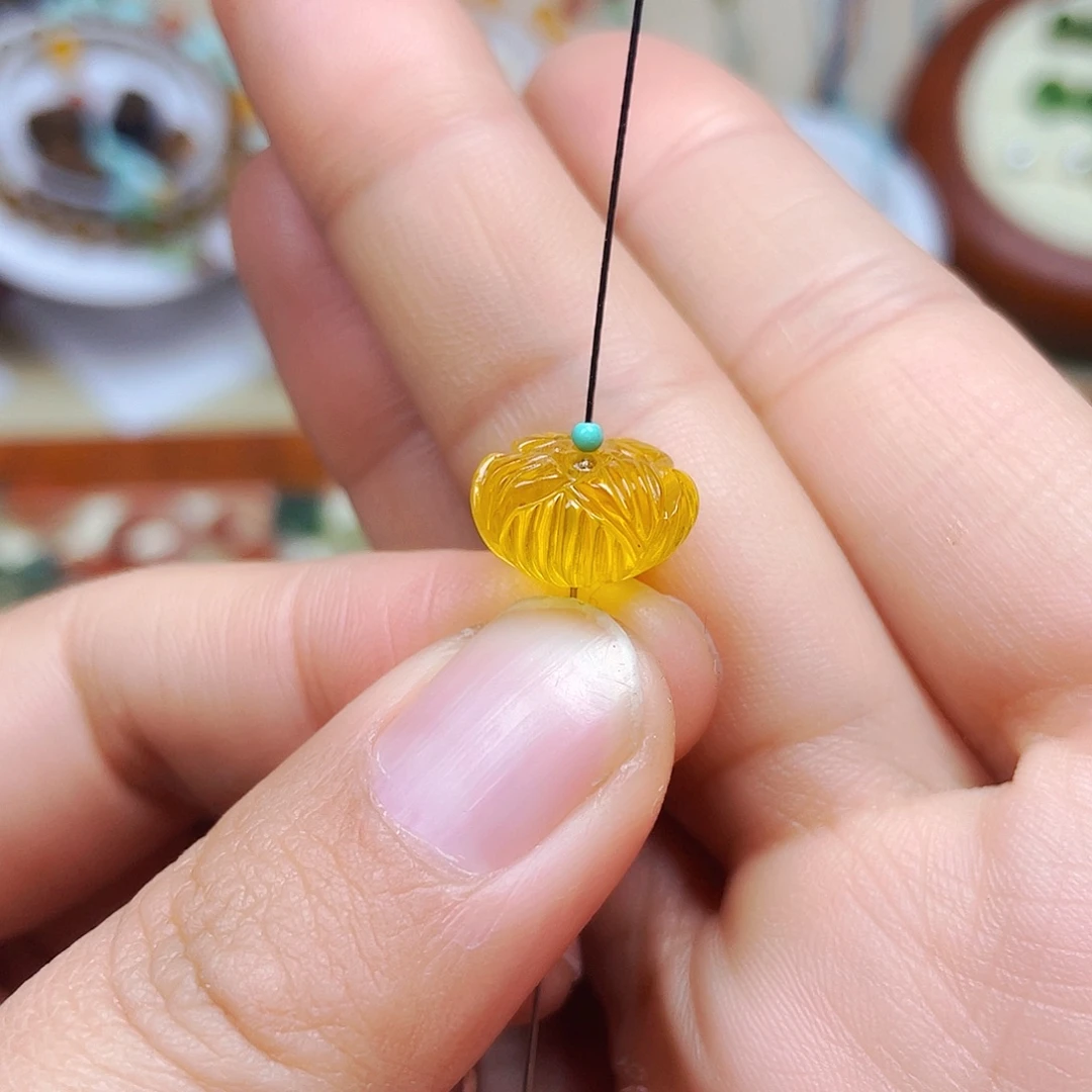 琥珀未镶嵌裸石订制