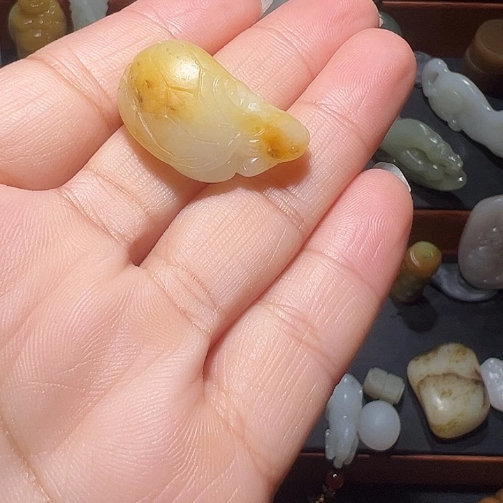 颈饰未镶嵌和田玉李