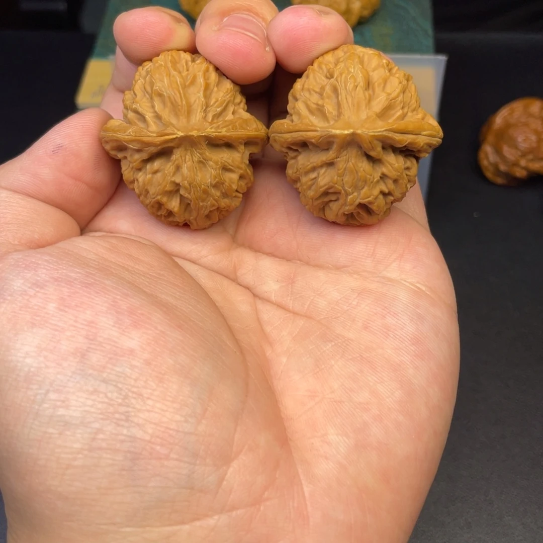 文玩核桃吊坠宫灯