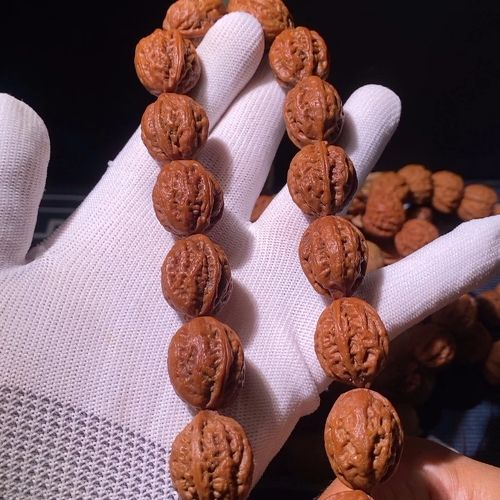 手串文玩核桃……25