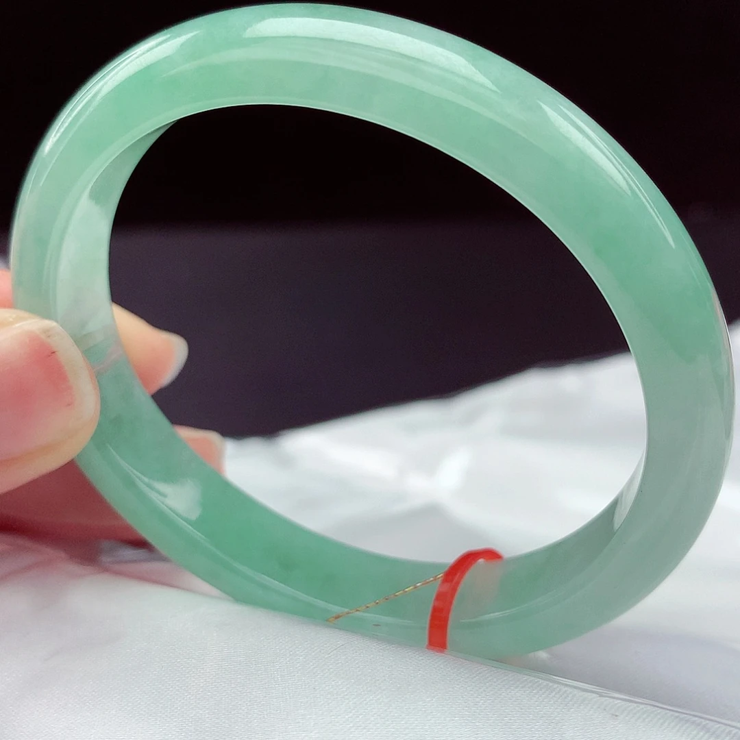 翡翠未镶嵌手镯56贵妃635