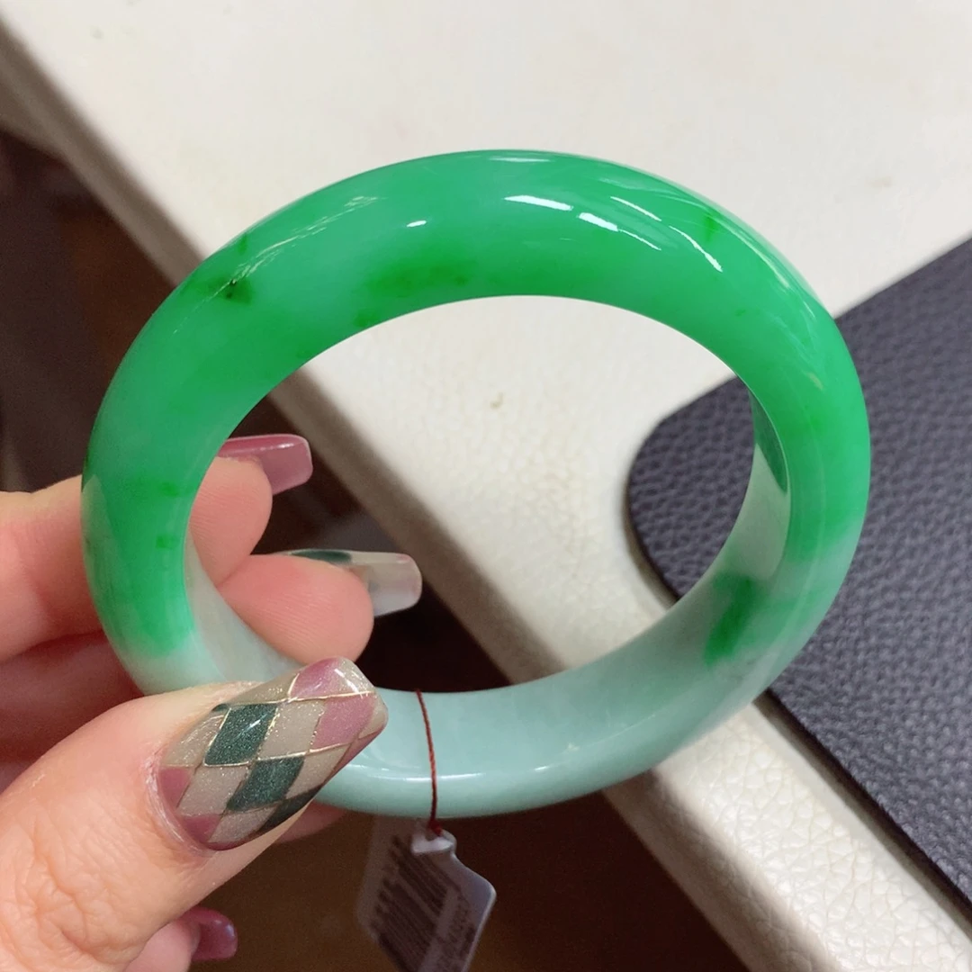 未镶嵌手镯翡翠缅甸