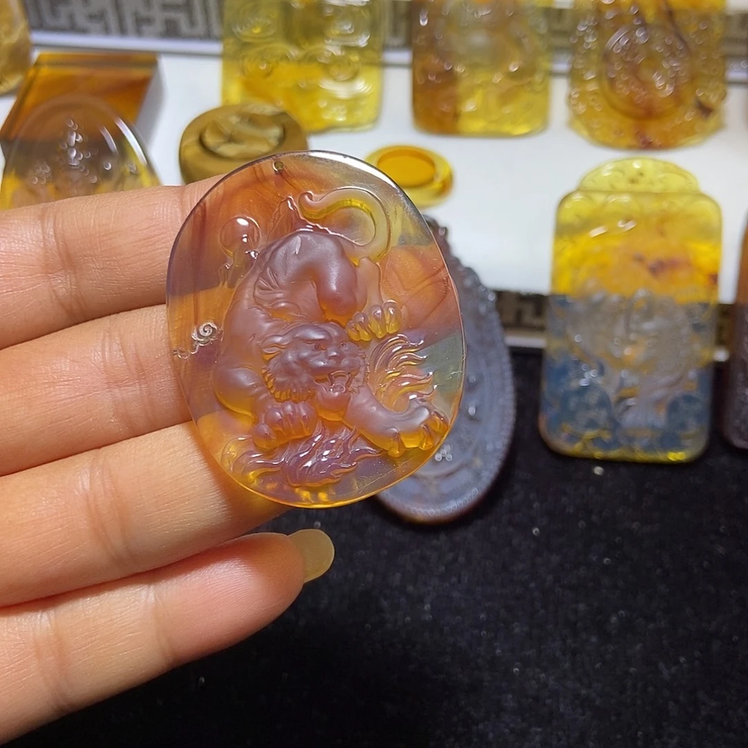 琥珀颈饰未镶嵌缅甸天然琥珀吊坠