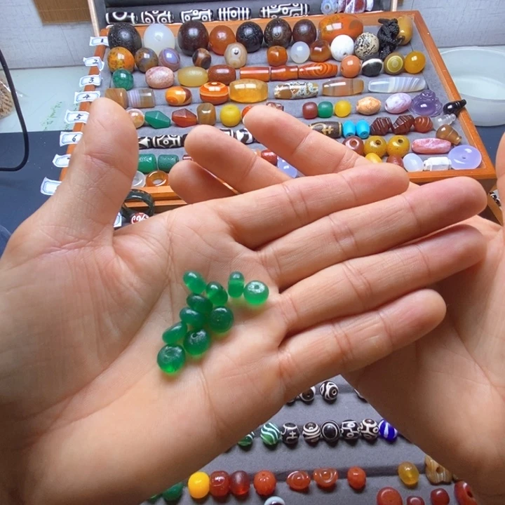 成***哥玛瑙/玉髓未镶嵌颈饰