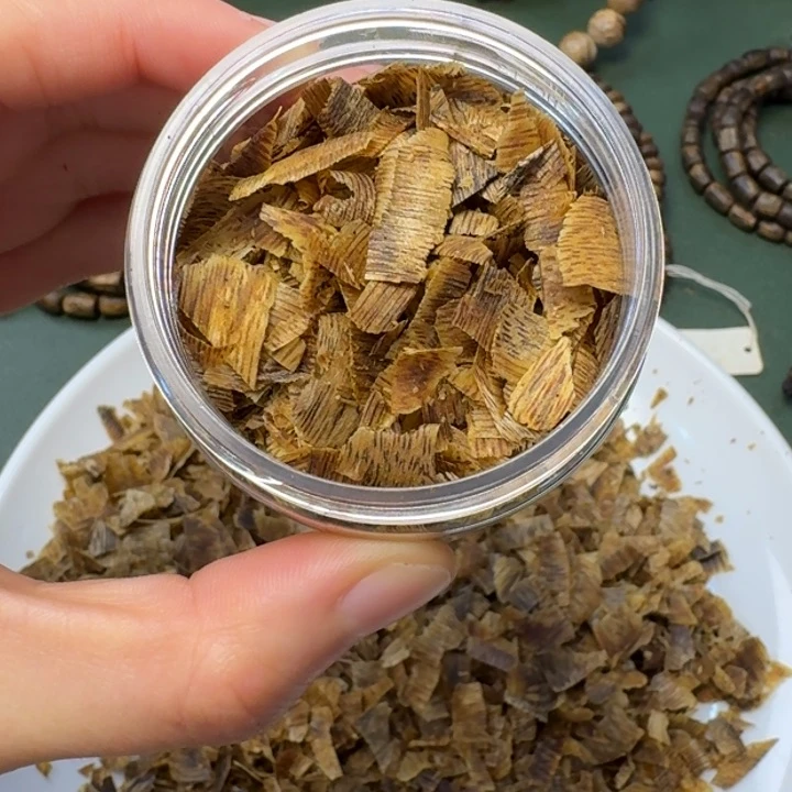 沉香手把件海南红棋切片老料10克