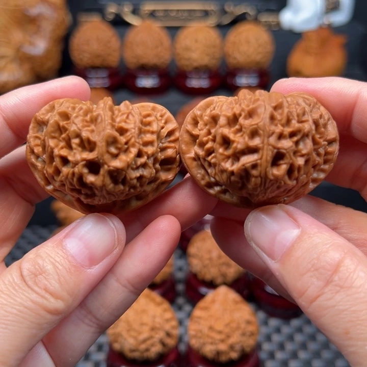 文玩核桃吊坠45宫灯