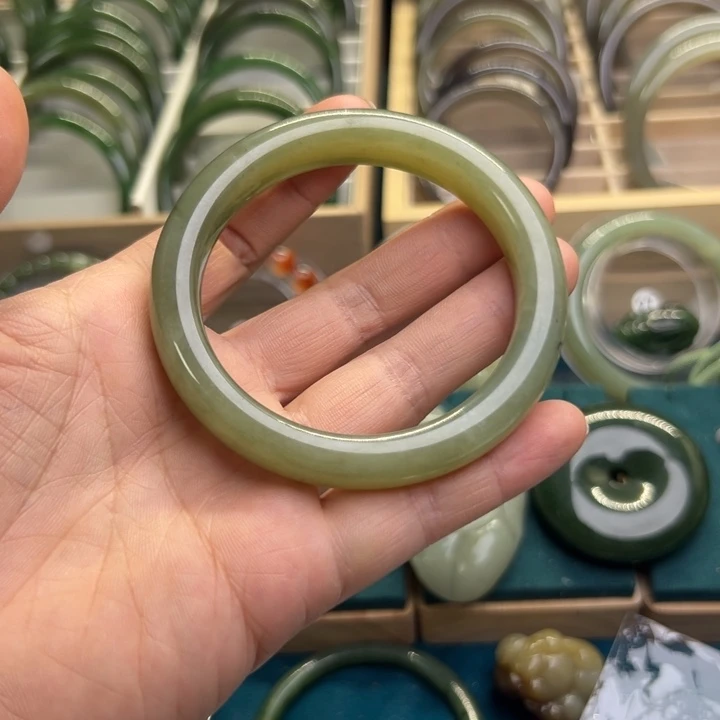 和田玉手镯未镶嵌58.7圈围0085