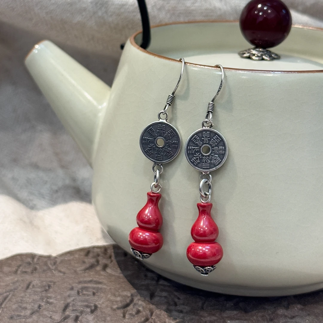 925银耳饰 <大头姐>E25601 山鬼花钱红绳葫芦耳环