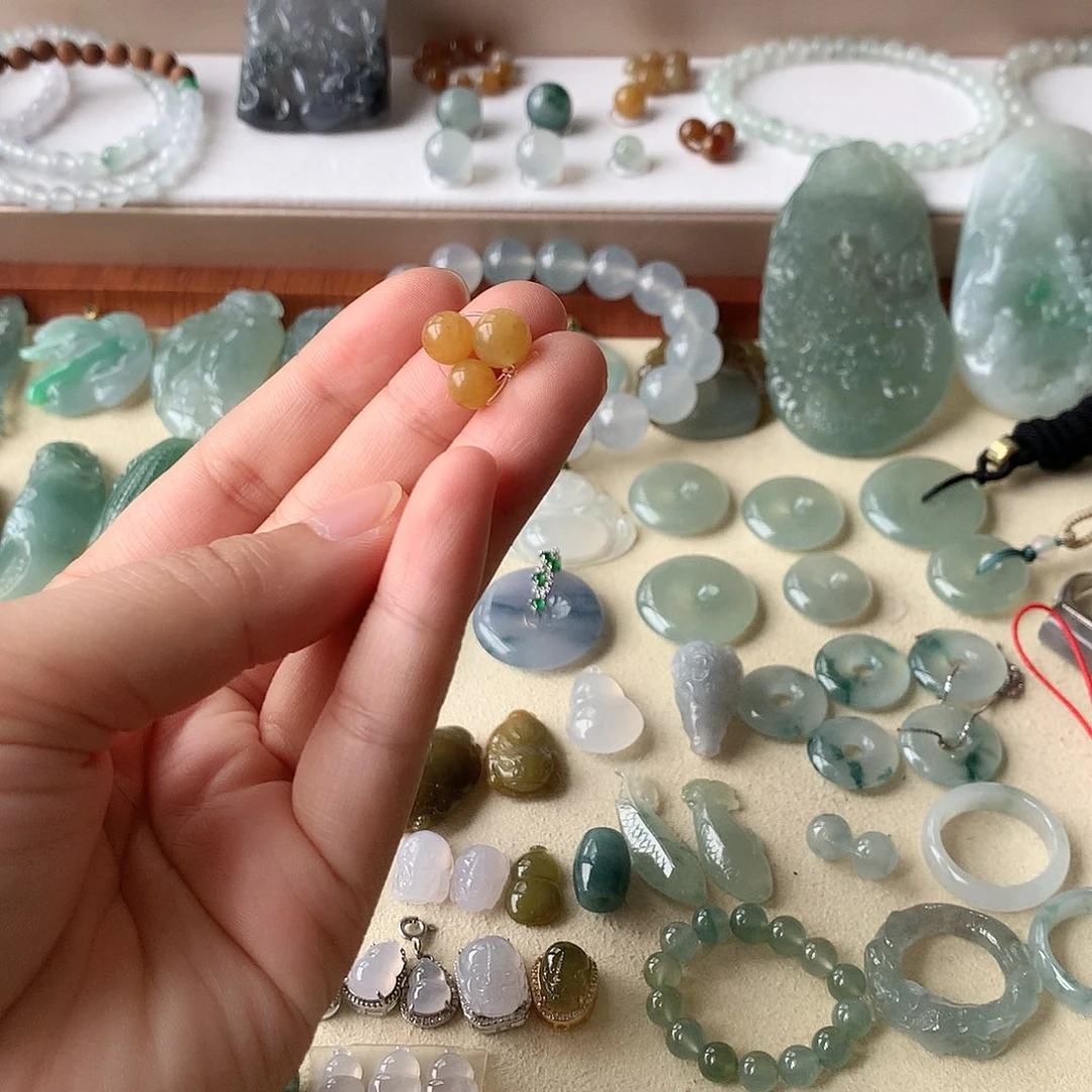 翡翠未镶嵌颈饰珠子