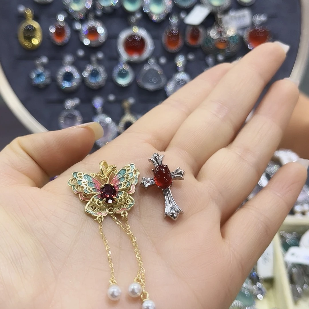 捣***王石榴石颈饰银S925镶嵌