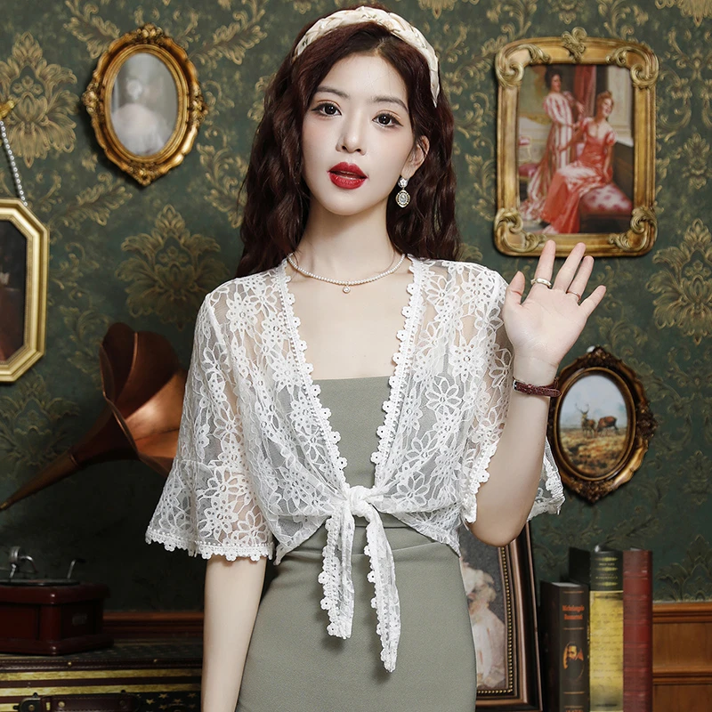 法式蕾丝镂空防晒小披肩开衫女夏季短款甜美小坎肩罩衫薄外套上衣