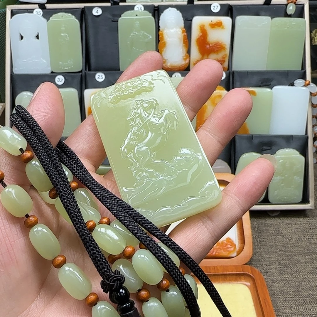 嫑***姕昆仑山料一物一拍双面马