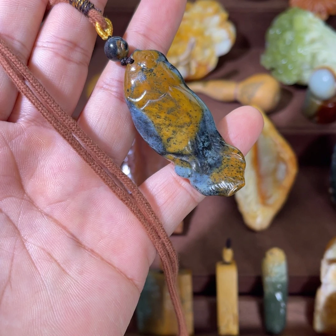 岫岩河磨玉（透闪石质玉）未镶嵌颈饰