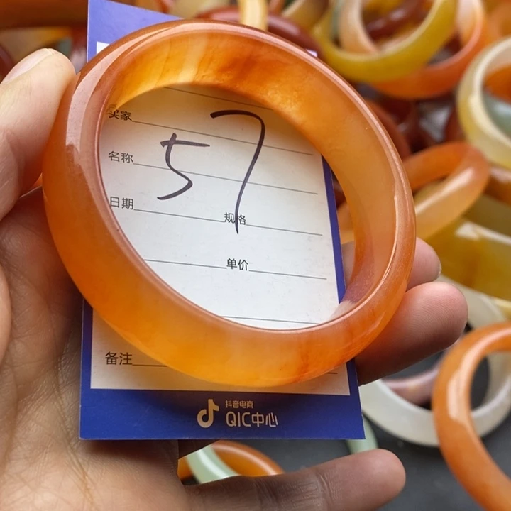 未镶嵌手镯石英质玉