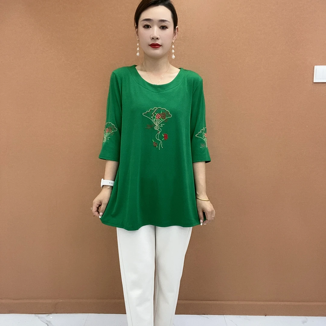 夏季中袖时尚百搭宽松刺绣遮肚大码小衫