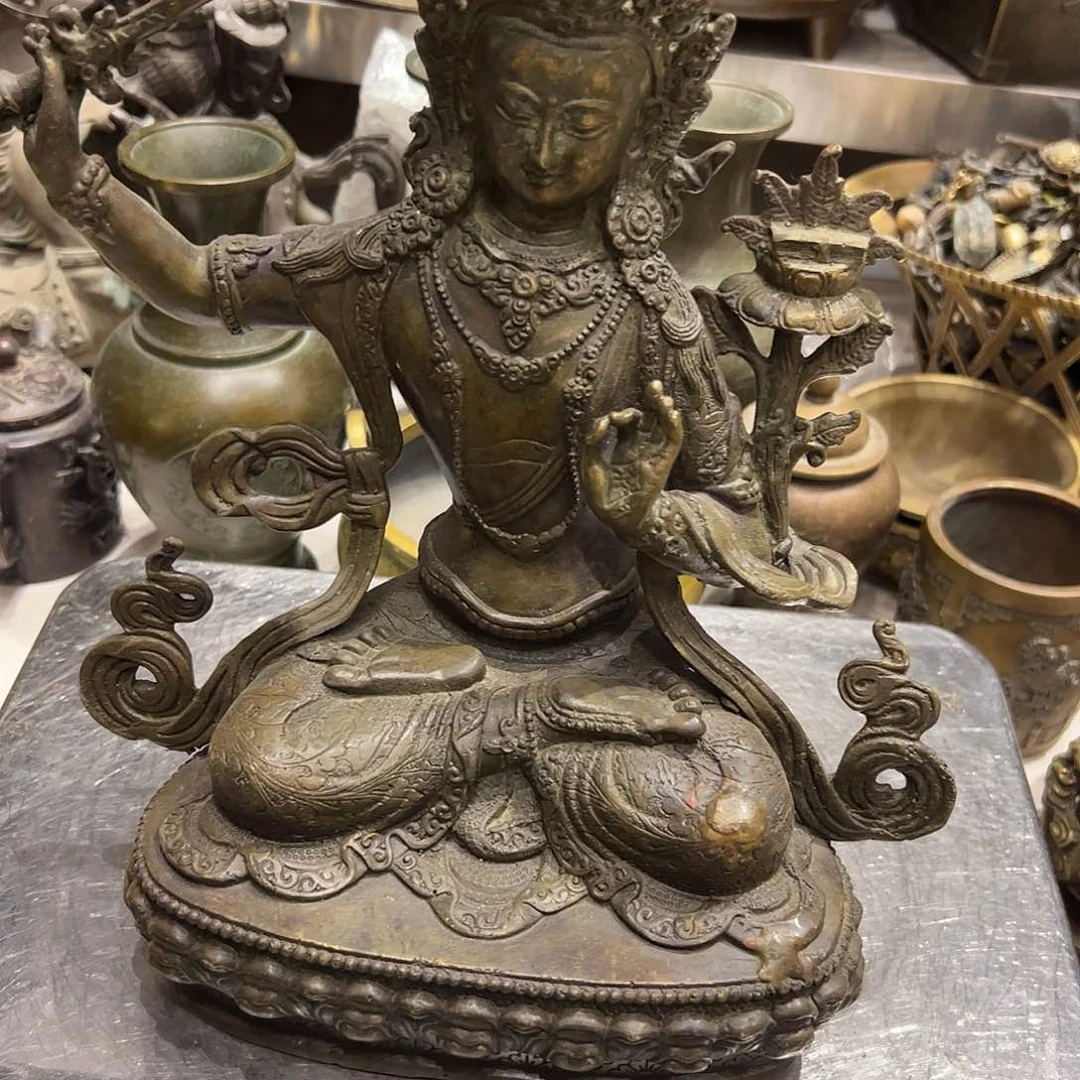 王****喆微瑕疵黄铜摆件工艺品