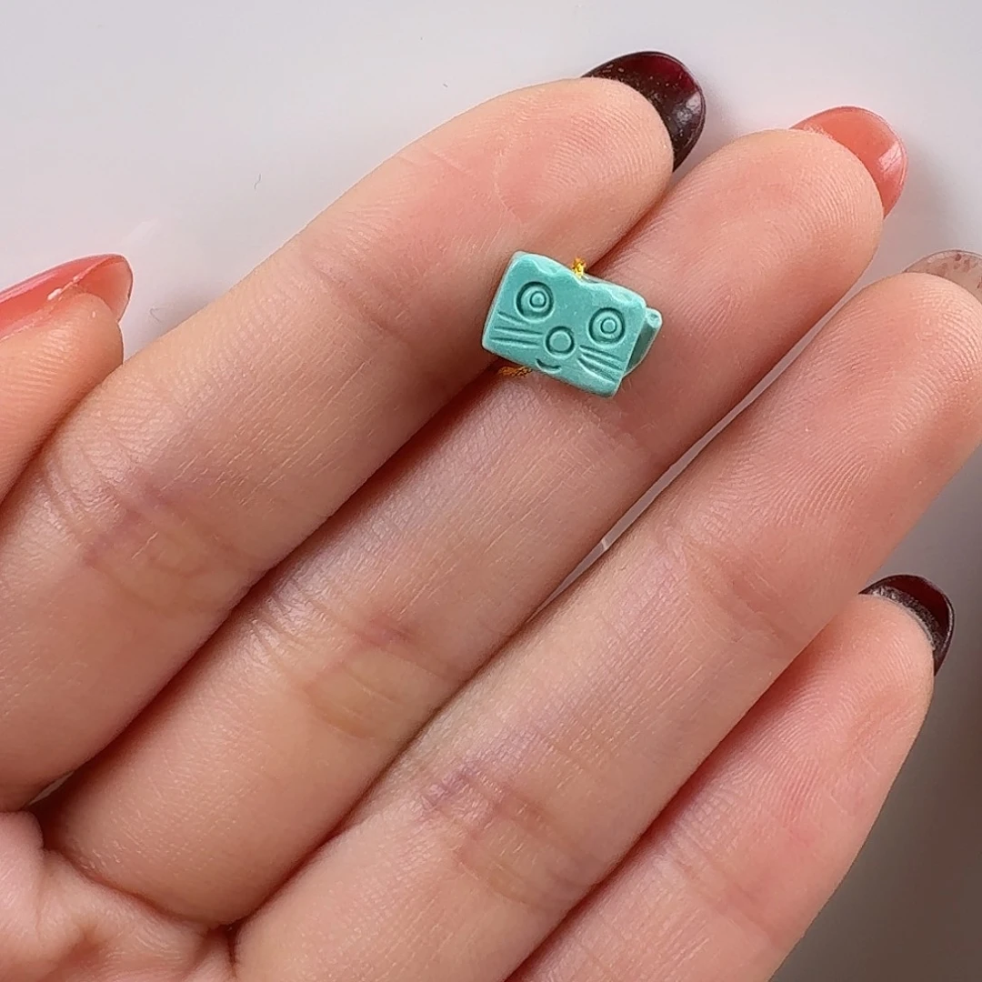 绿松石未镶嵌挂件