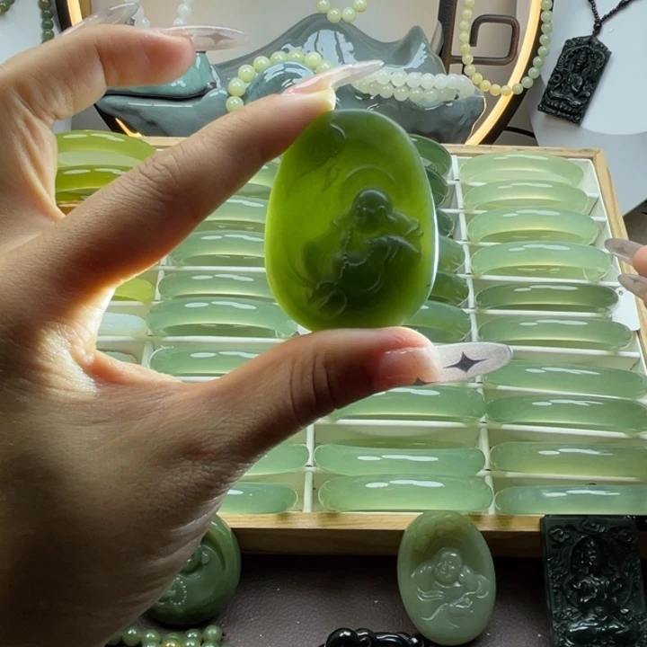 和田玉未镶嵌颈饰