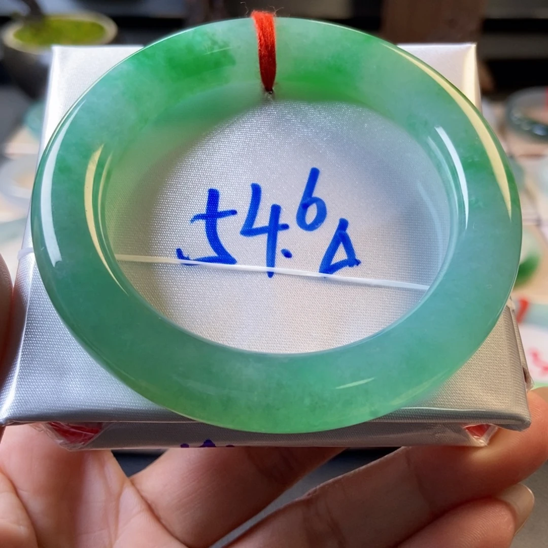 翡翠未镶嵌手镯18冰水绿圆条